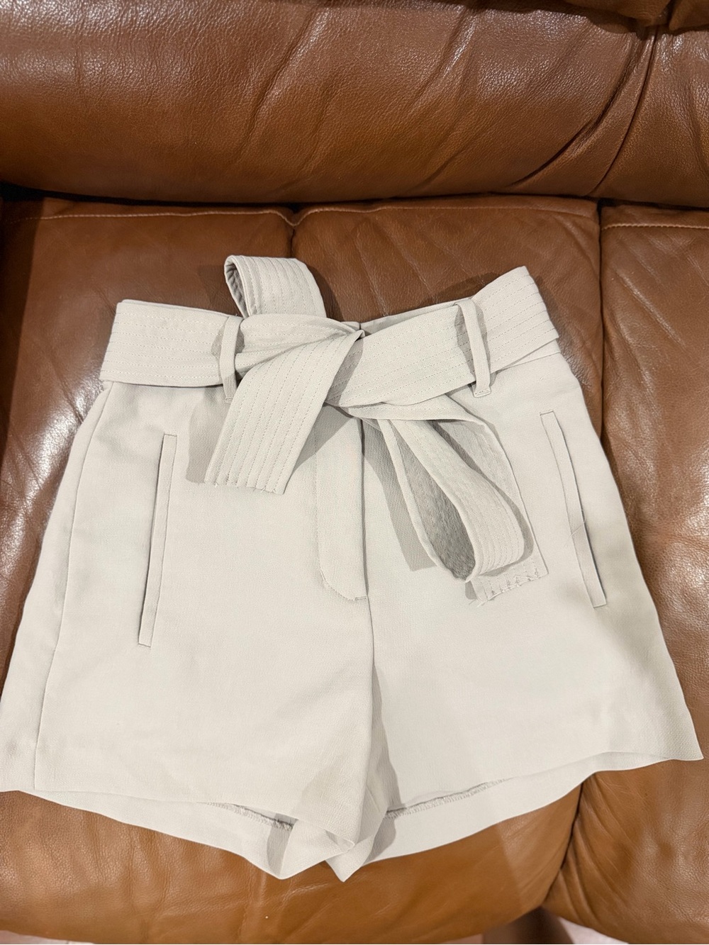 Wilfred Light Beige Paperbag Waist Women's Shorts with Tie Belt Size 00
